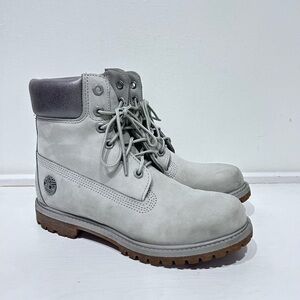 Timberland Women’s 6-Inch Nubuck Leather Light Grey Lace-Up Boots Size 7.5